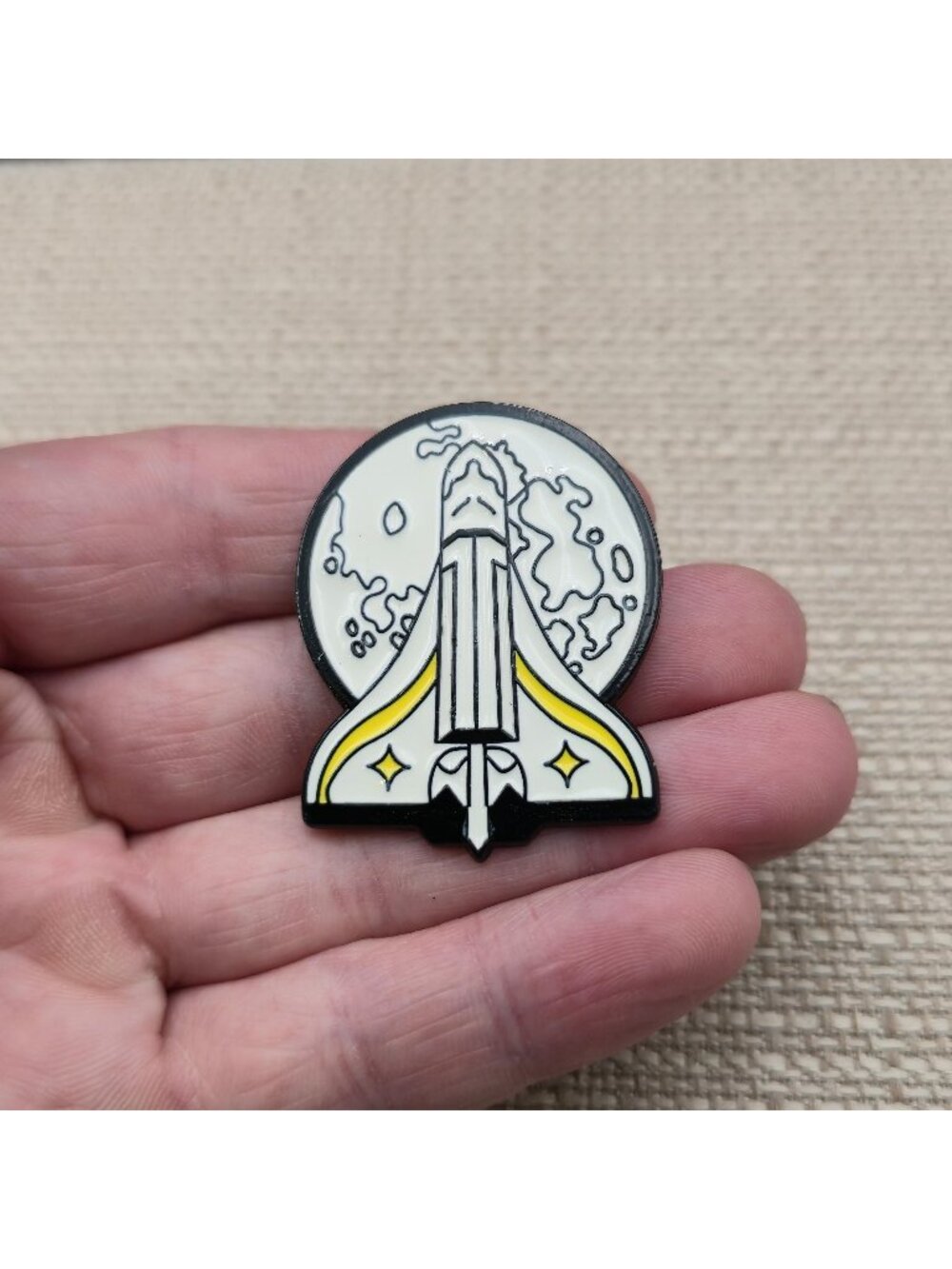 The Last of Us Ellie Space Shuttle Video Game Enamel Pin A8659